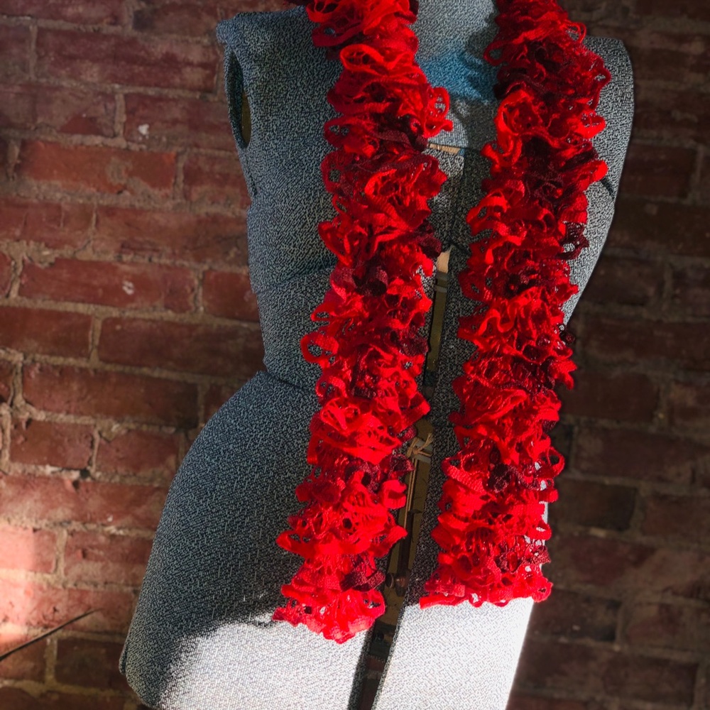 Red scarf - Picture 6 of 6